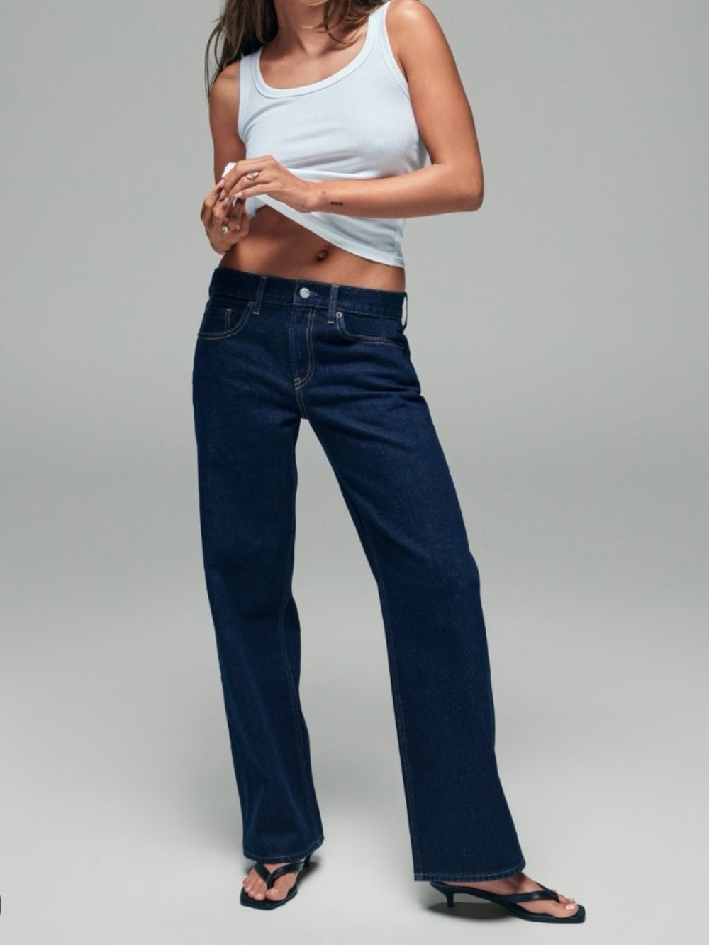 GAP Hailey Bieber 90’s Low Rise Loose Jean Size 30 NWT